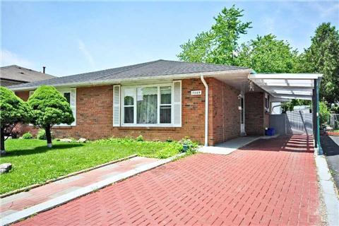 7269 Sills Rd, House semidetached with 3 bedrooms, 2 bathrooms and 4 parking in Mississauga ON | Image 1