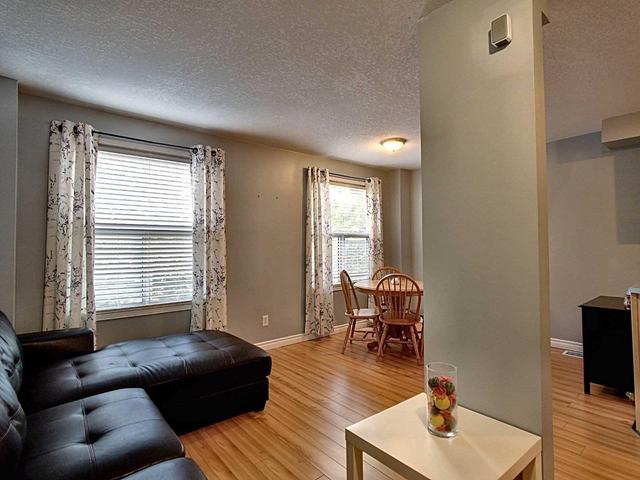 9 - 67 Mooregate Cres, Townhouse with 3 bedrooms, 3 bathrooms and 1 parking in Kitchener ON | Image 9
