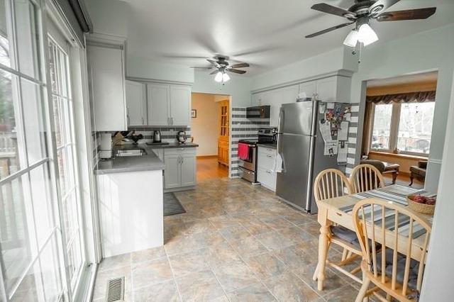 6 Memorial Cres, House detached with 3 bedrooms, 2 bathrooms and 11 parking in Oro Medonte ON | Image 6