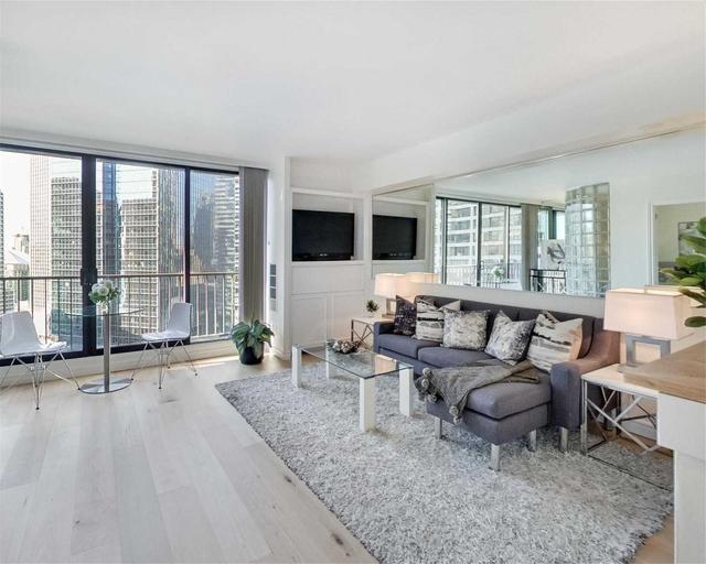 2417 - 33 Harbour Sq, Condo with 0 bedrooms, 1 bathrooms and 1 parking in Toronto ON | Image 3