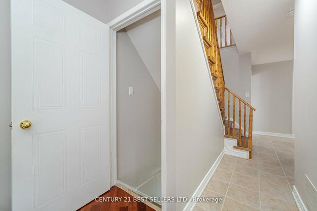 5649 Cortina Cres, House semidetached with 3 bedrooms, 4 bathrooms and 3 parking in Mississauga ON | Image 22