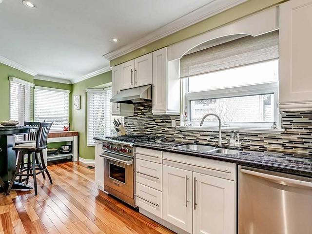 2065 Sixth Line, Townhouse with 3 bedrooms, 3 bathrooms and 1 parking in Oakville ON | Image 3