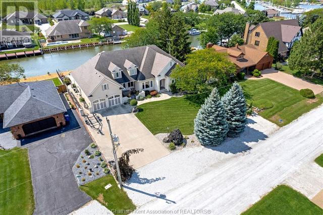 19155 Blue Water Avenue, House detached with 3 bedrooms, 3 bathrooms and null parking in Lakeshore ON | Image 4