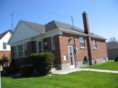 809 Grierson Ave, House detached with 2 bedrooms, 1 bathrooms and 4 parking in Oshawa ON | Image 7