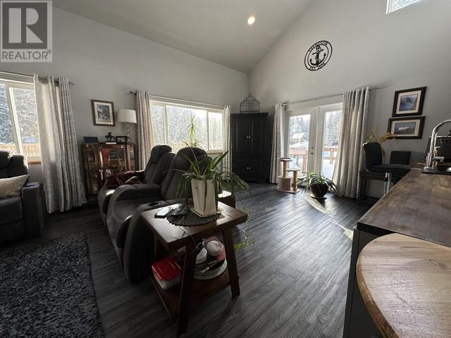 2301 Mackenzie 20 Highway, House detached with 3 bedrooms, 2 bathrooms and null parking in Central Coast C BC | Image 19