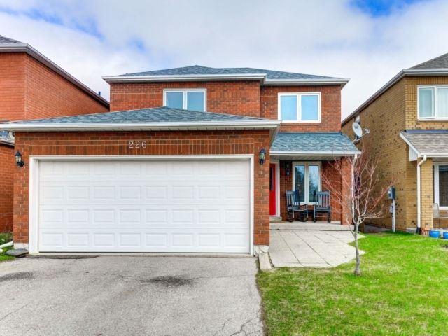 Upper - 226 Howard Cres, House detached with 4 bedrooms, 3 bathrooms and 1 parking in Orangeville ON | Image 1
