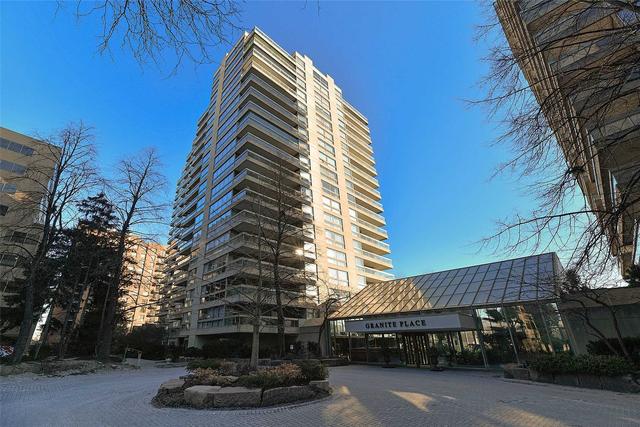 1908 - 61 St Clair Ave W, Condo with 3 bedrooms, 3 bathrooms and 3 parking in Toronto ON | Image 1
