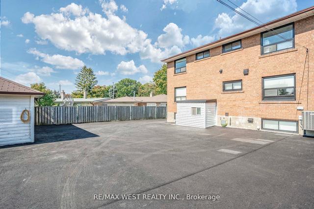 7 Dante Rd, House detached with 3 bedrooms, 4 bathrooms and 11 parking in Toronto ON | Image 14