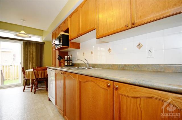 220 Freedom Private, Townhouse with 3 bedrooms, 3 bathrooms and 2 parking in Ottawa ON | Image 8