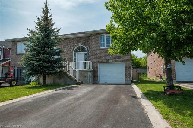 192 Briceland Street, House semidetached with 3 bedrooms, 2 bathrooms and 5 parking in Kingston ON | Image 2