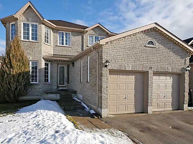 40 Honey Cres, House detached with 4 bedrooms, 3 bathrooms and null parking in Barrie ON | Image 1