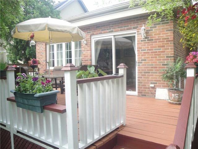 834 Mississauga Valley Blvd, House detached with 3 bedrooms, 2 bathrooms and 3 parking in Mississauga ON | Image 11