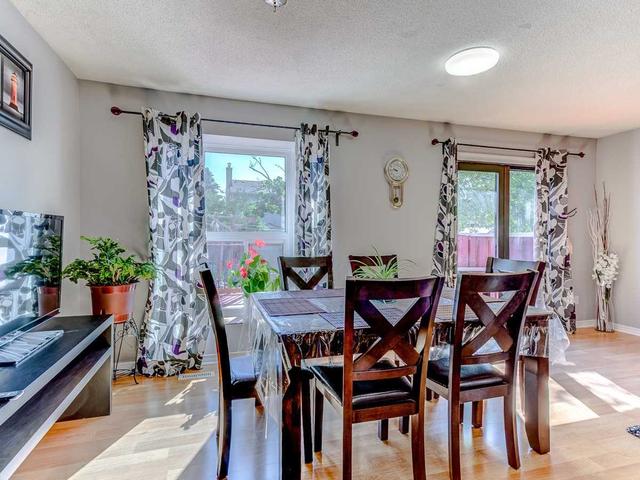 81 Pondtail Dr, House attached with 3 bedrooms, 3 bathrooms and 3 parking in Toronto ON | Image 3