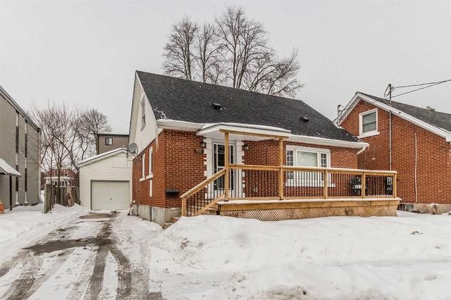 20 Bismark Ave, House detached with 3 bedrooms, 3 bathrooms and 3 parking in Kitchener ON | Image 1