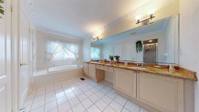 255 Boake Tr, House detached with 5 bedrooms, 4 bathrooms and 5 parking in Richmond Hill ON | Image 20