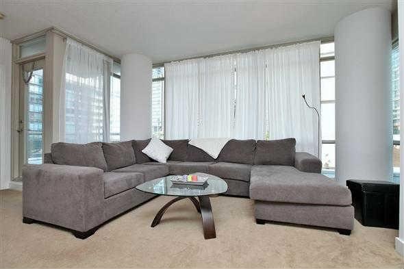 203 - 35 Mariner Terr, Condo with 1 bedrooms, 1 bathrooms and 1 parking in Toronto ON | Image 2