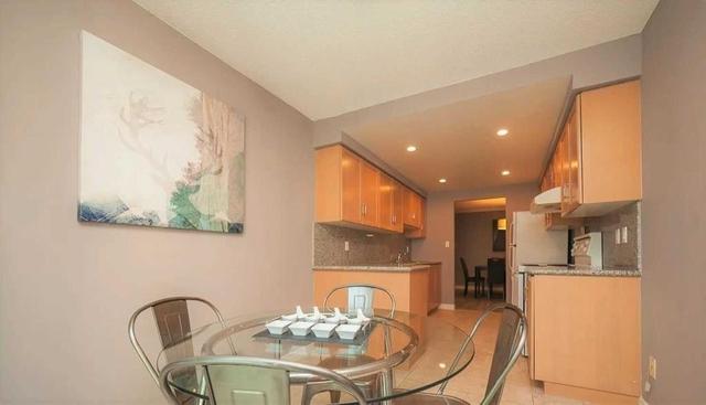 1013 - 168 Simcoe St, Condo with 2 bedrooms, 2 bathrooms and 1 parking in Toronto ON | Image 2