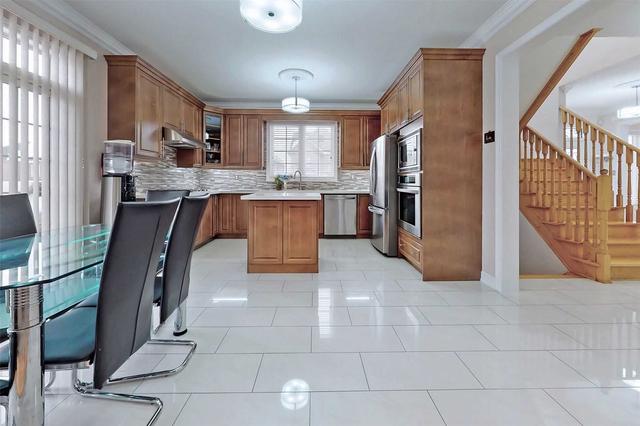 31 Estrella Cres, House detached with 4 bedrooms, 3 bathrooms and 5 parking in Richmond Hill ON | Image 19