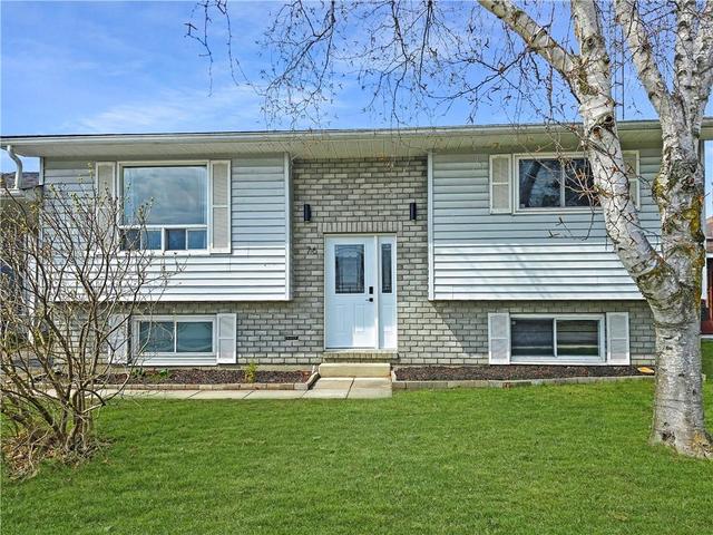 76 Fifth Street E, House detached with 3 bedrooms, 2 bathrooms and 2 parking in South Dundas ON | Image 1