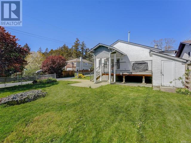 7261 Peden Lane, House detached with 2 bedrooms, 1 bathrooms and 2 parking in Central Saanich BC | Image 20