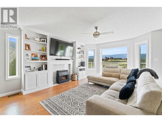 813 43 Avenue, House detached with 5 bedrooms, 3 bathrooms and 2 parking in Vernon BC | Image 5