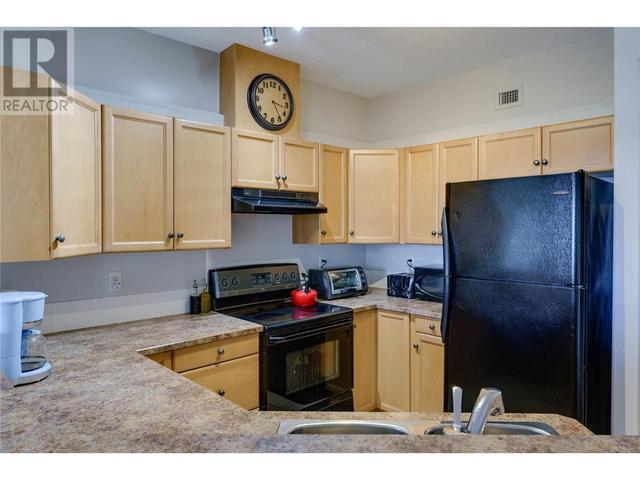 542 - 1088 Sunset Drive, Condo with 2 bedrooms, 2 bathrooms and 1 parking in Kelowna BC | Image 11