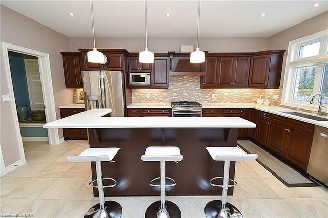 624 Brian Street, House detached with 5 bedrooms, 3 bathrooms and 6 parking in Fort Erie ON | Image 16