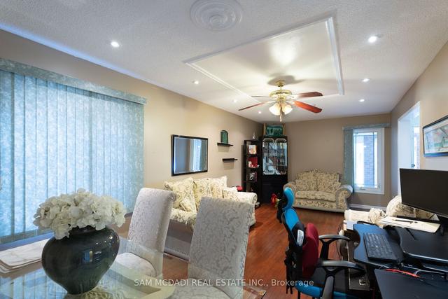 382 Assiniboine Tr, House semidetached with 3 bedrooms, 3 bathrooms and 3 parking in Mississauga ON | Image 3