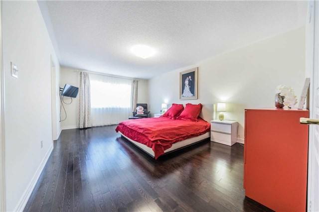 28 William Berczy Blvd, House attached with 3 bedrooms, 3 bathrooms and 2 parking in Markham ON | Image 8