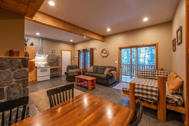 228 Wapiti Creek Road, House detached with 9 bedrooms, 4 bathrooms and 1 parking in Kootenay Boundary E BC | Image 18