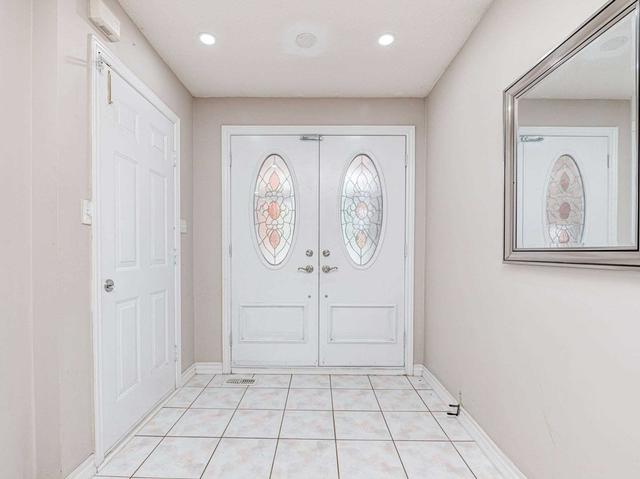 56 Woolridge Crt, House detached with 3 bedrooms, 4 bathrooms and 6 parking in Brampton ON | Image 32