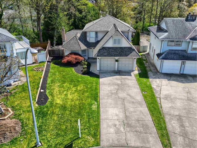 8832 143 Street, House detached with 4 bedrooms, 3 bathrooms and 8 parking in Surrey BC | Image 2