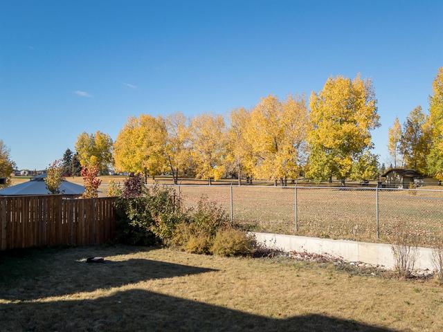 828 Stonehaven Drive, House detached with 3 bedrooms, 2 bathrooms and 7 parking in Red Deer County AB | Image 37
