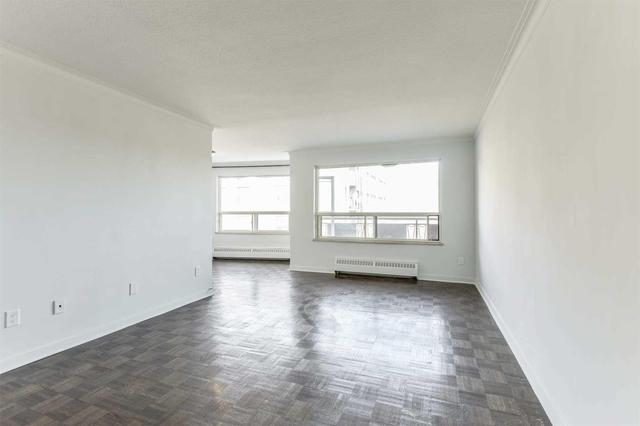 608 - 28 Riverwood Pkwy, Condo with 2 bedrooms, 1 bathrooms and 1 parking in Toronto ON | Image 1