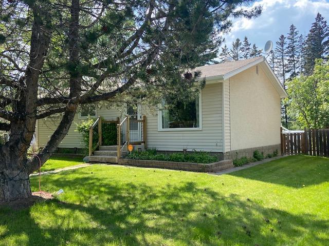 5032 58 Street Close, House detached with 2 bedrooms, 2 bathrooms and 2 parking in Rocky Mountain House AB | Image 2
