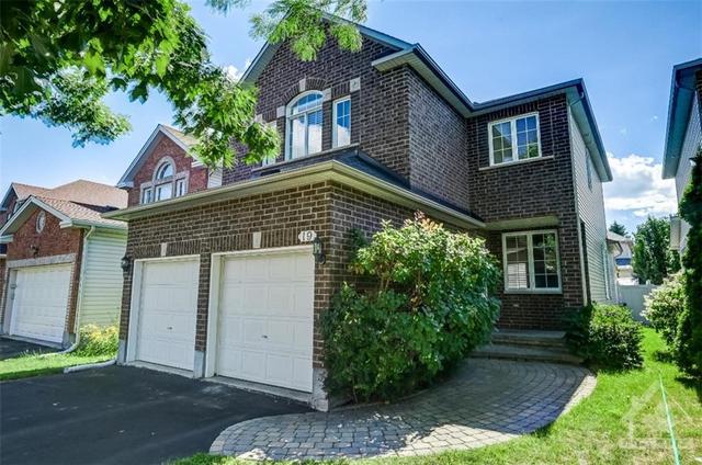 19 Craighall Circle, House detached with 3 bedrooms, 3 bathrooms and 4 parking in Ottawa ON | Card Image
