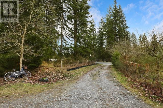 7522 Island Hwy N, House detached with 4 bedrooms, 3 bathrooms and 10 parking in Comox Valley C (Puntledge   Black Creek) BC | Image 14