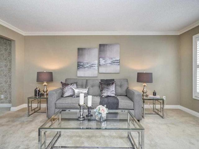 11 Vale Cres, House detached with 4 bedrooms, 3 bathrooms and 2 parking in Ajax ON | Image 4