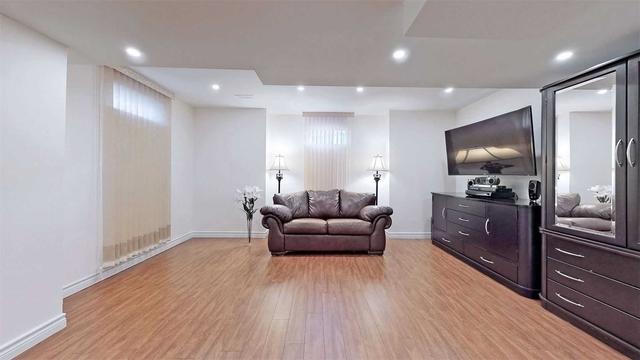 2 Fierheller Crt, House detached with 4 bedrooms, 4 bathrooms and 3 parking in Markham ON | Image 31