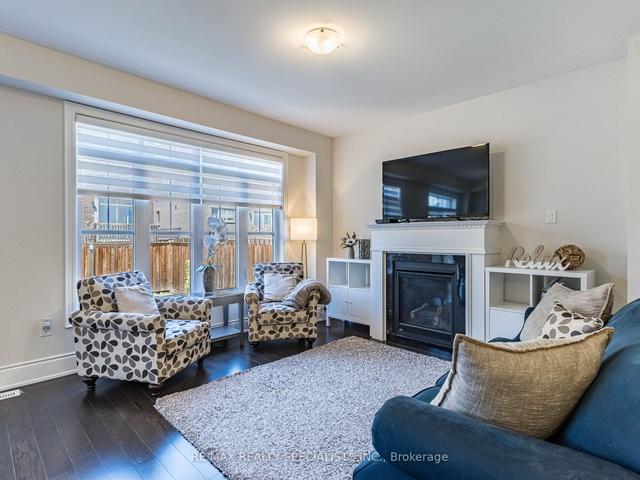 7 Dolobram Tr, House semidetached with 3 bedrooms, 3 bathrooms and 3 parking in Brampton ON | Image 10