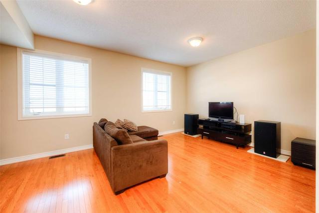 3 - 2530 Countryside Dr, Townhouse with 3 bedrooms, 3 bathrooms and 1 parking in Brampton ON | Image 5