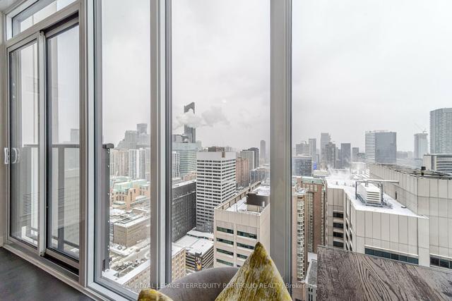 3709 - 426 University Ave, Condo with 1 bedrooms, 1 bathrooms and 0 parking in Toronto ON | Image 8