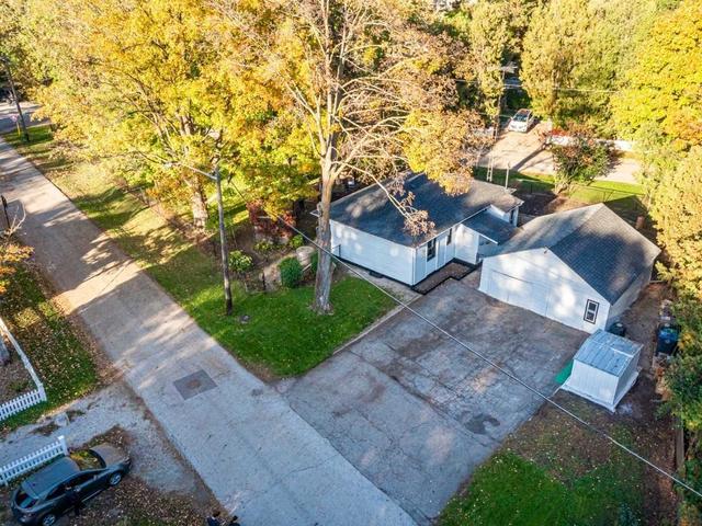7067 Old Mill Lane, House detached with 2 bedrooms, 1 bathrooms and 10 parking in Mississauga ON | Image 22