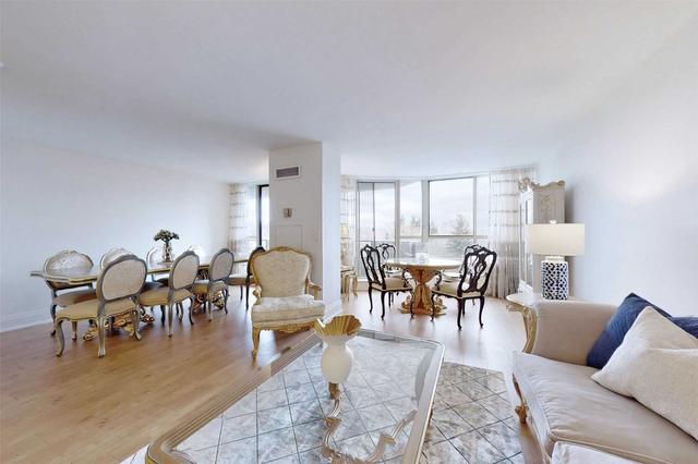 507 - 33 Weldrick Rd E, Condo with 3 bedrooms, 2 bathrooms and 2 parking in Richmond Hill ON | Image 2