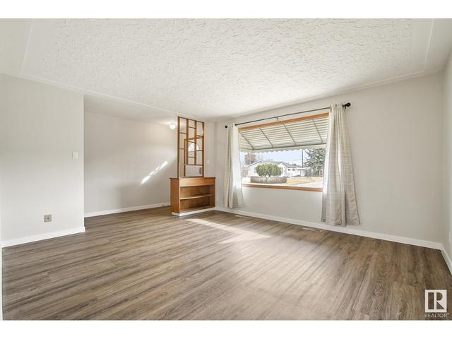 9016 135a Av Nw, House detached with 3 bedrooms, 1 bathrooms and 4 parking in Edmonton AB | Image 8