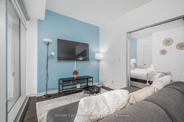 911 - 12 York St, Condo with 1 bedrooms, 1 bathrooms and 0 parking in Toronto ON | Image 4