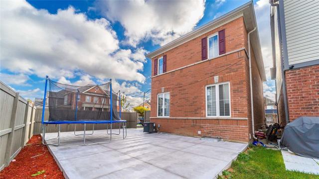 79 Mincing Tr, House detached with 4 bedrooms, 4 bathrooms and 6 parking in Brampton ON | Image 35