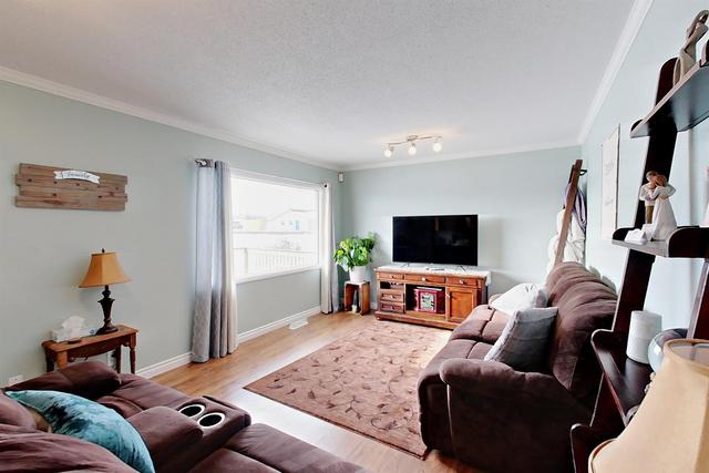 4844 51 Ave, House detached with 4 bedrooms, 2 bathrooms and 4 parking in Eckville AB | Image 8