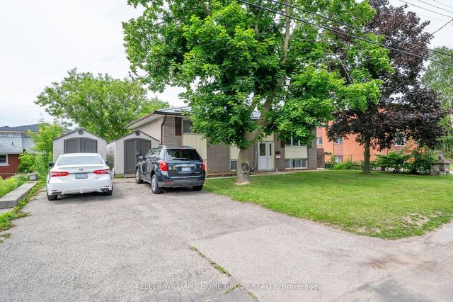 42 Daniel Ave, House detached with 3 bedrooms, 2 bathrooms and 4 parking in Kitchener ON | Image 35