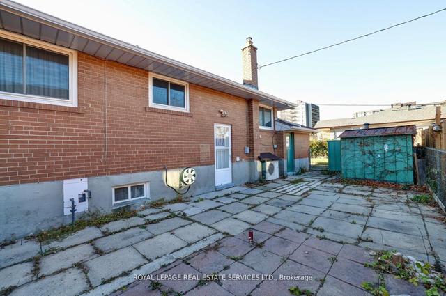 1 Midden Cres, House detached with 3 bedrooms, 2 bathrooms and 3 parking in Toronto ON | Image 9